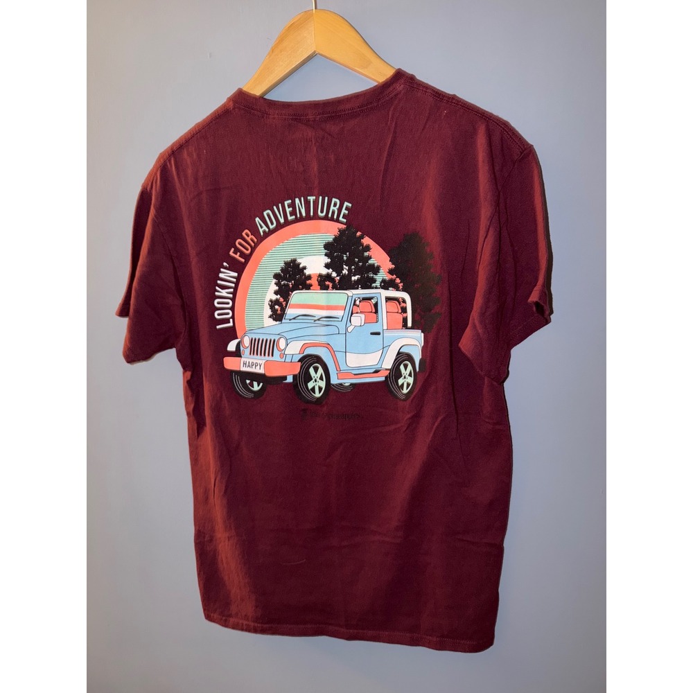 Love & Pineapples T Shirt Graphic Tee‎ Adventure Jeep Trees Maroon M